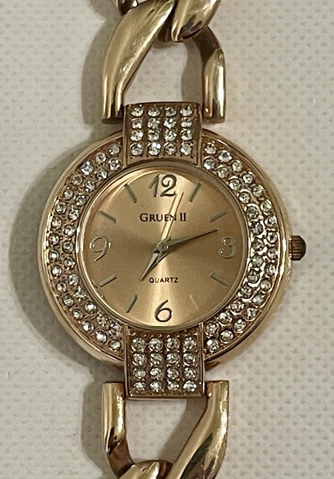 Gruen II Ladies Gold Tone Watch. New Battery.