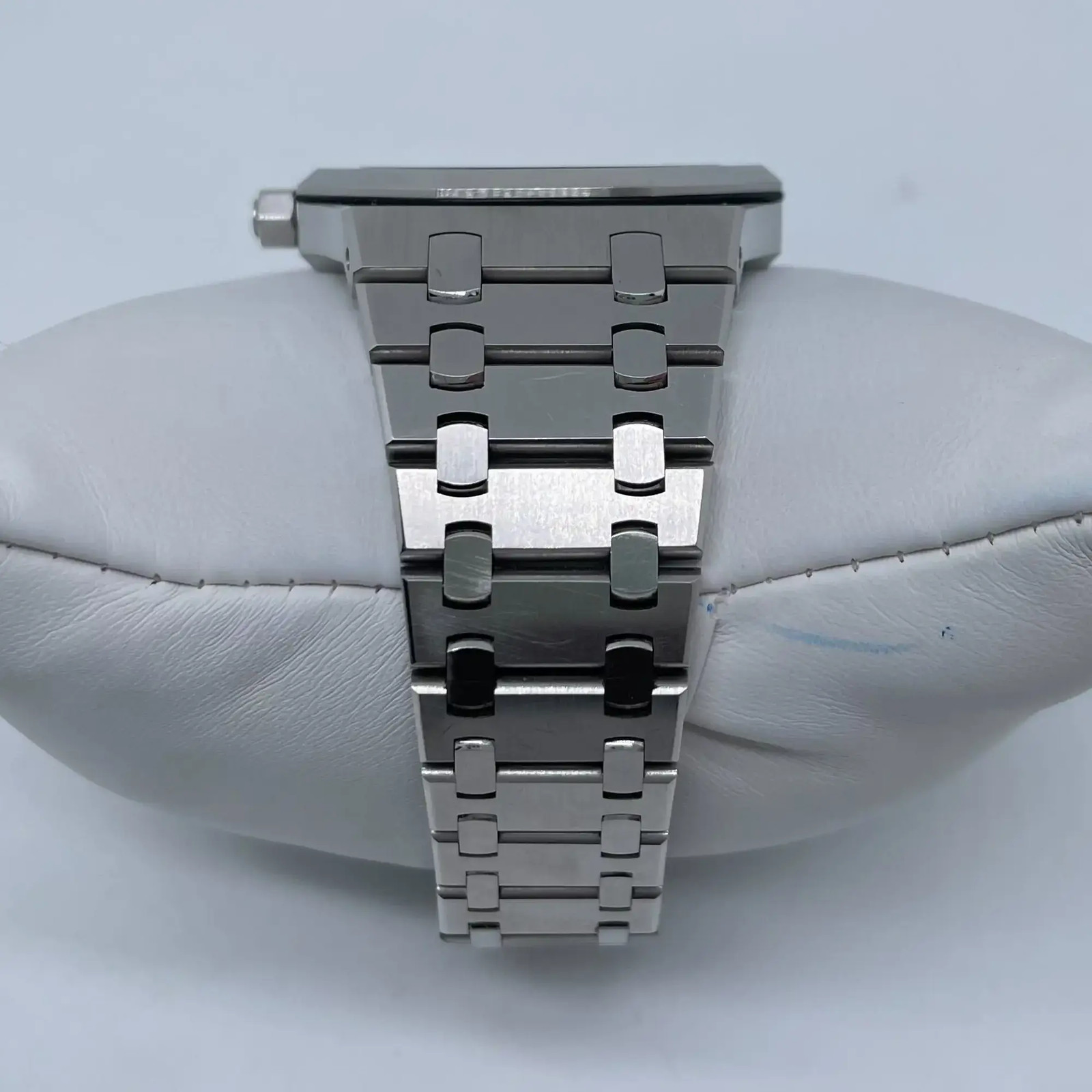 2020’s Mint Audemars Piguet 15202ST.OO.1240ST.01 Royal Oak ‘Jumbo’ Steel Watch