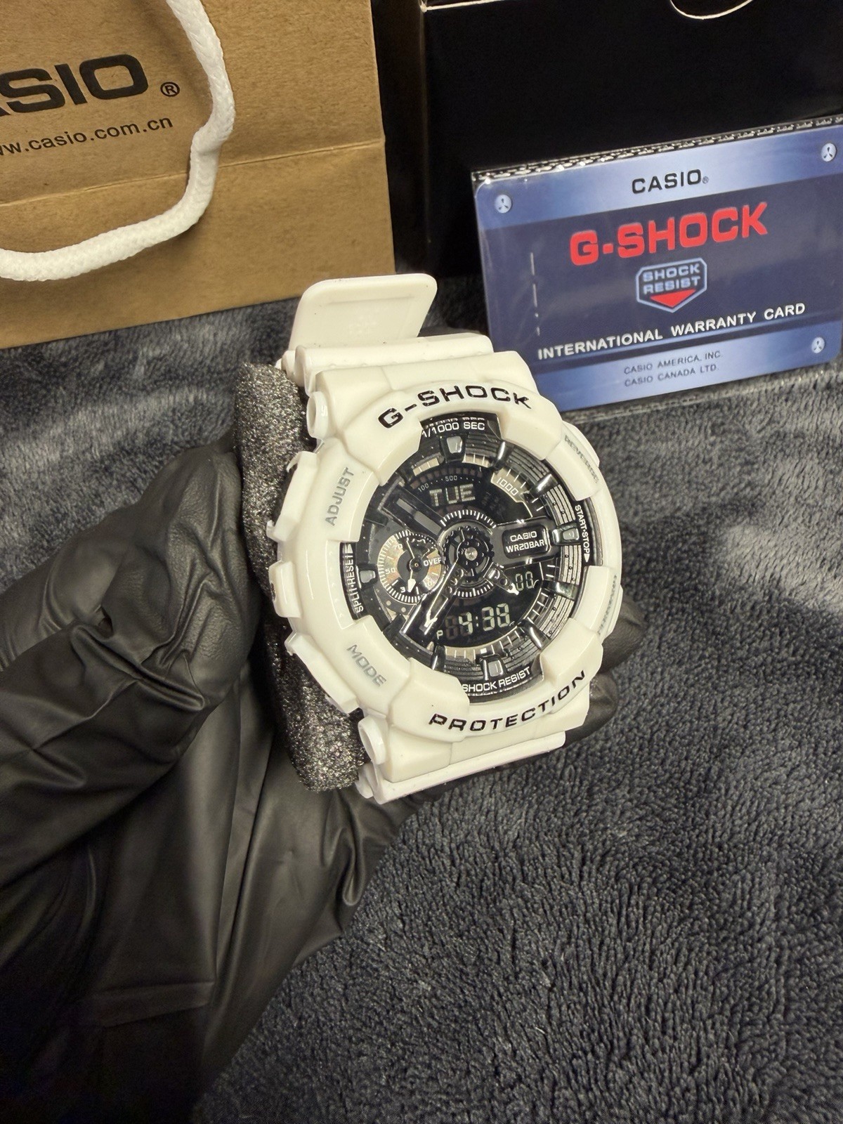 Casio G-SHOCK White Resin Analog/Digital Watch Shock-Resistant 200m w/Box