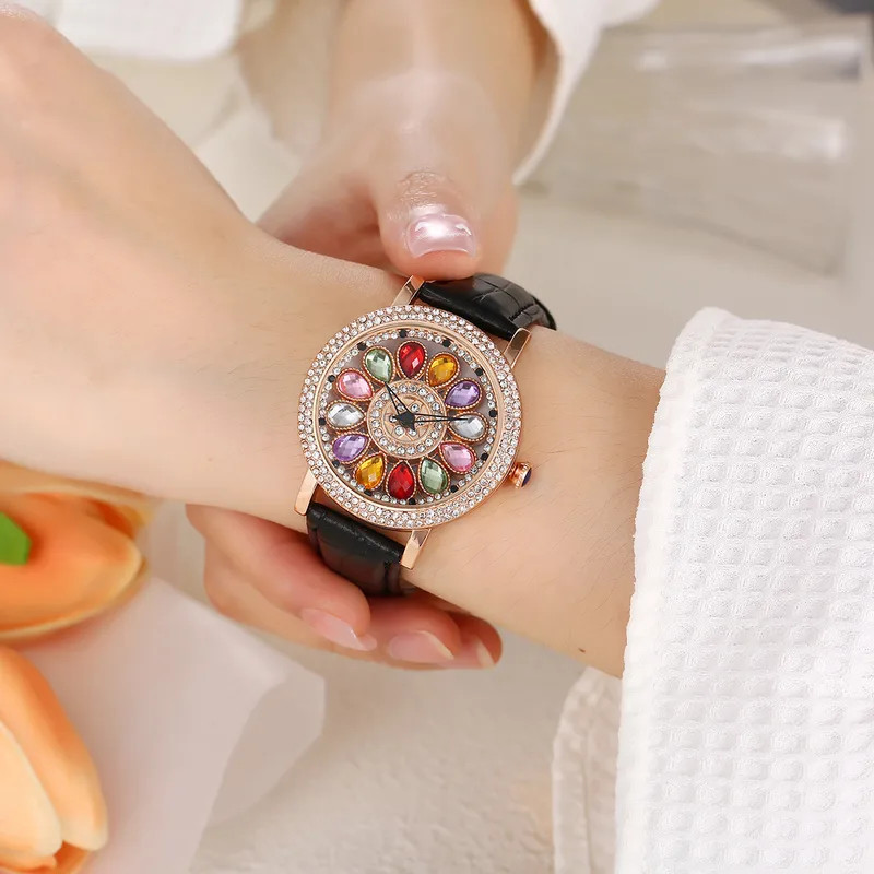 Fashionable Rotating Universal Ladies Watch Luxury Diamond Embedded PU Belt Quar