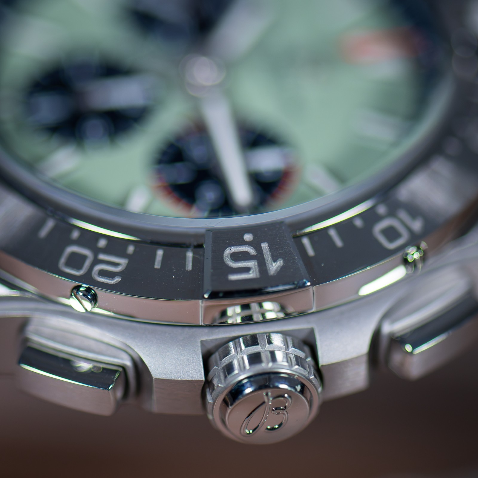 2025 Breitling Avenger B01 Chronograph 44 w/Green Dial