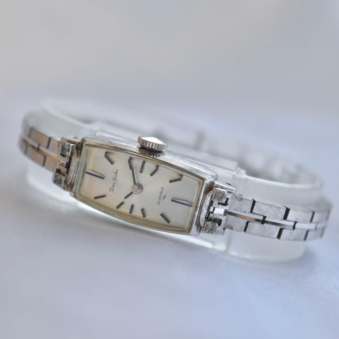 Fine Seiko 1541 Hand-Wind Vintage Ladies Watch 23 Jewels Silver 60s