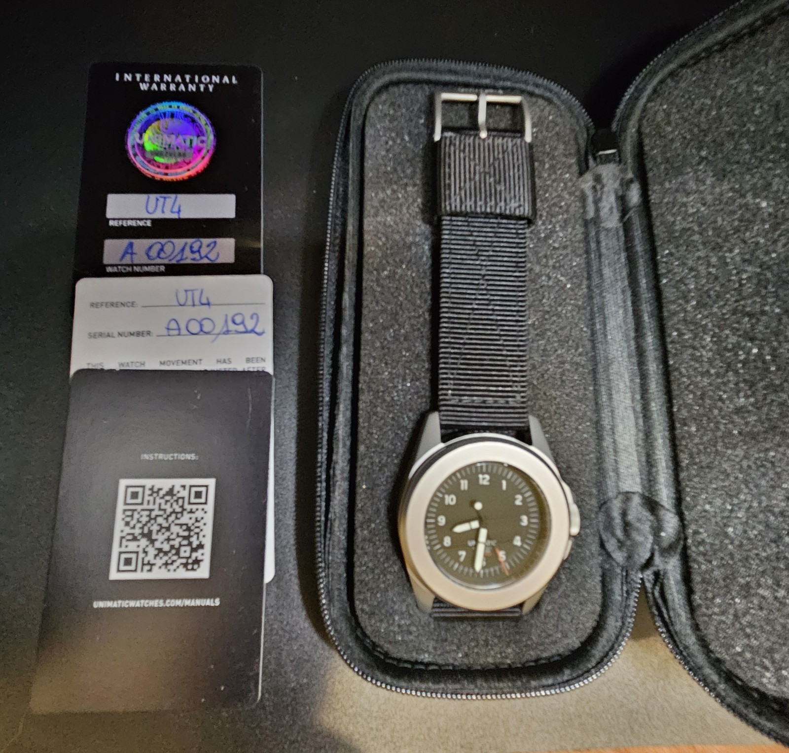 Unimatic Modello UT4 Quartz Tool Watch Stainless Steel Black Dial 40mm