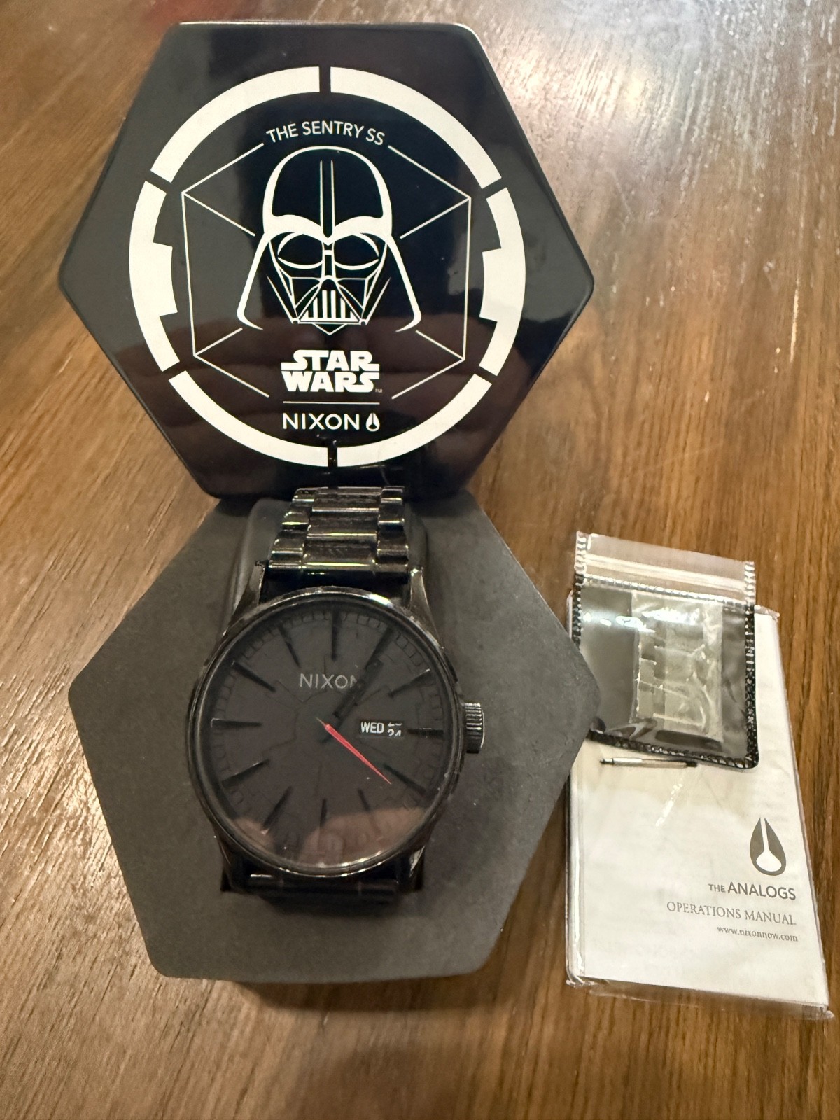 Nixon Sentry SS Star Wars Darth Vader Black Watch w/ Box, Manual & Extra Links