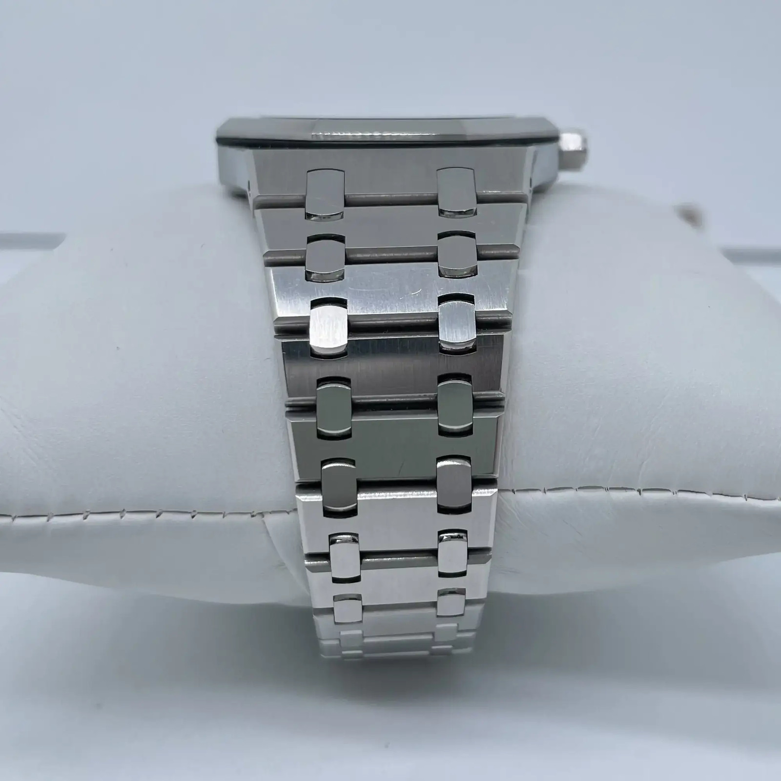 2020’s Mint Audemars Piguet 15202ST.OO.1240ST.01 Royal Oak ‘Jumbo’ Steel Watch