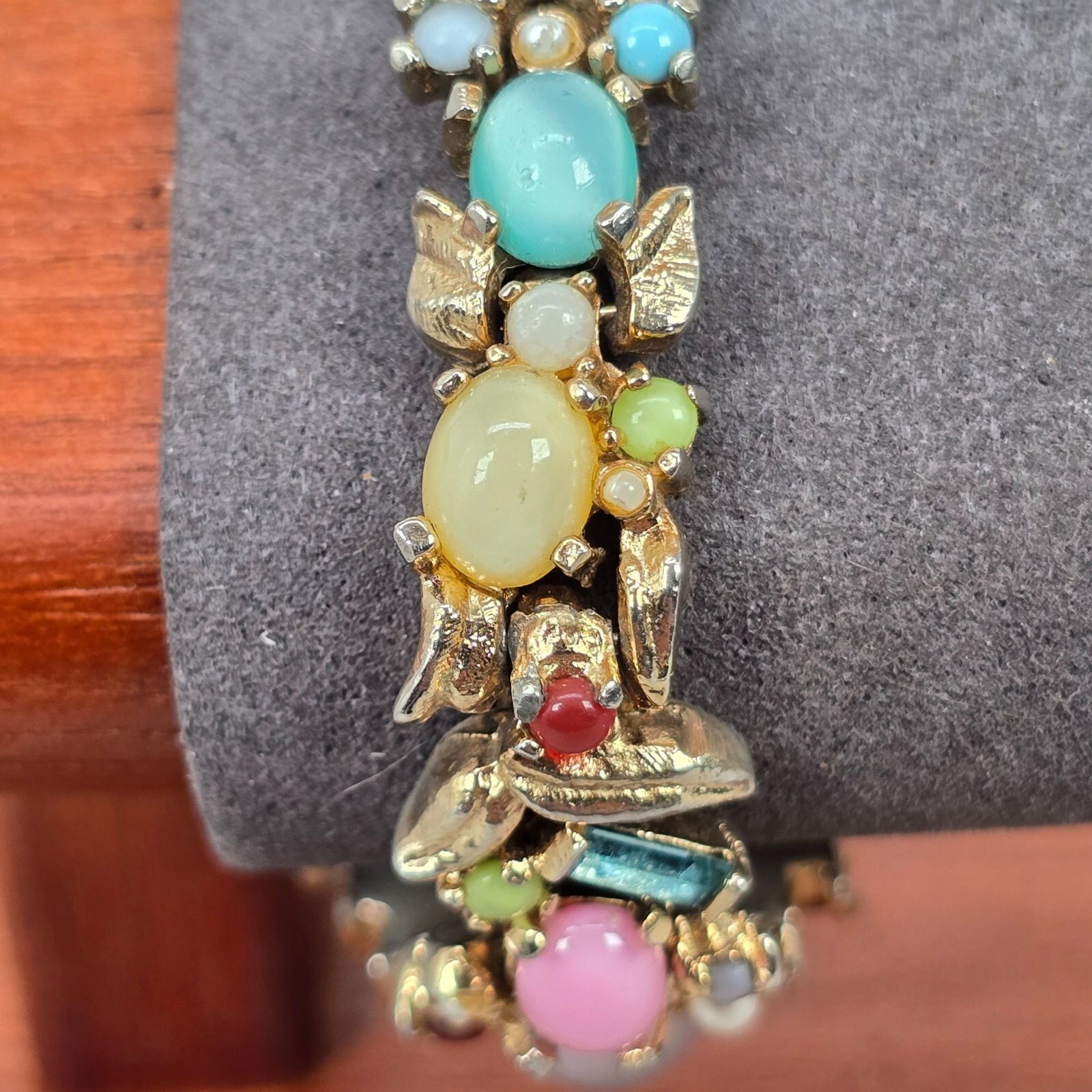 VTG Pedre 17 Jewels Swiss Watch Hidden In Gold-Tone Jeweled Cabochon Bracelet