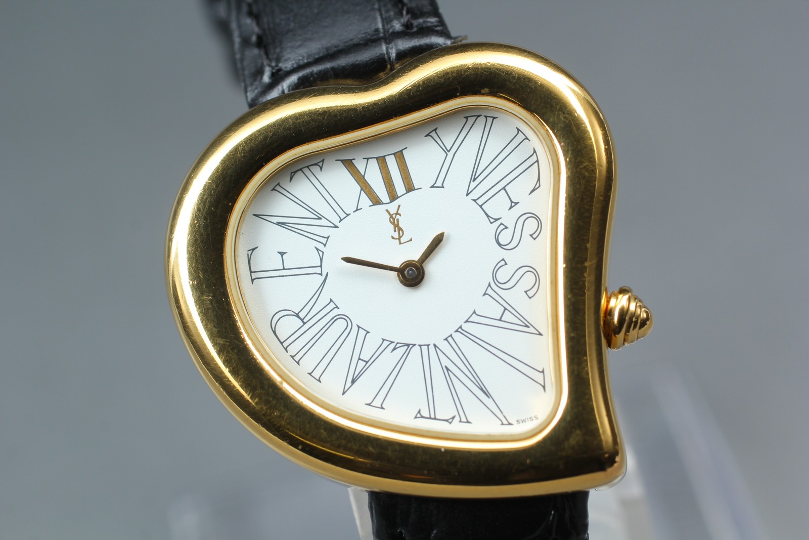 [Near MINT] Yves Saint Laurent Heart Gold 30mm Quartz Women’s Watch From JAPAN
