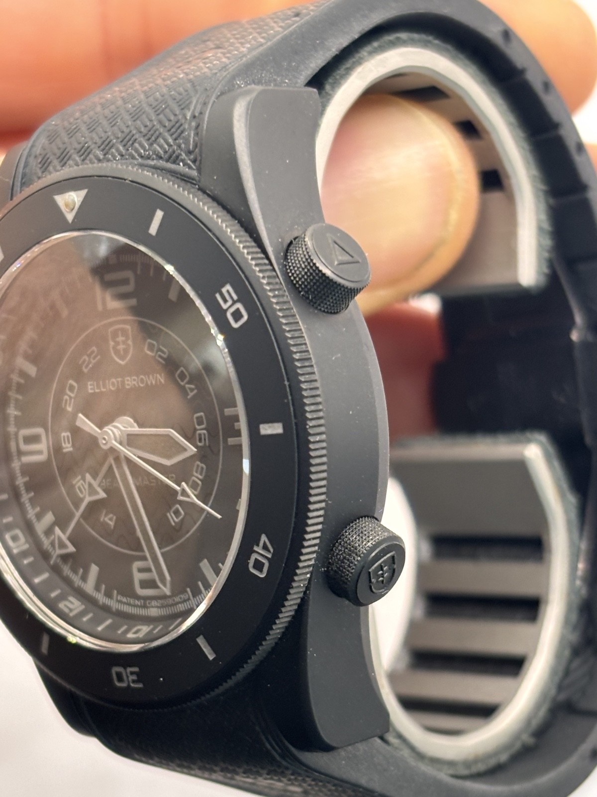 Elliot Brown Beachmaster Professional Blackout (undated) (SH034)