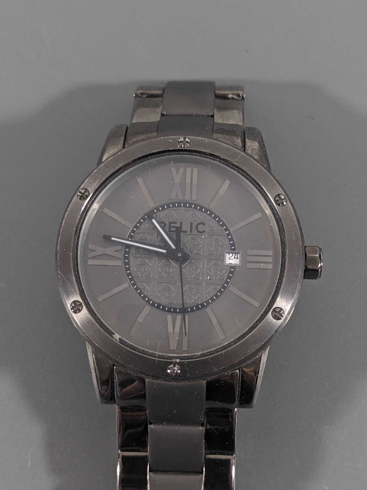 Relic Womens Gray Metallic Band Watch 6.5 inches Date Indicator
