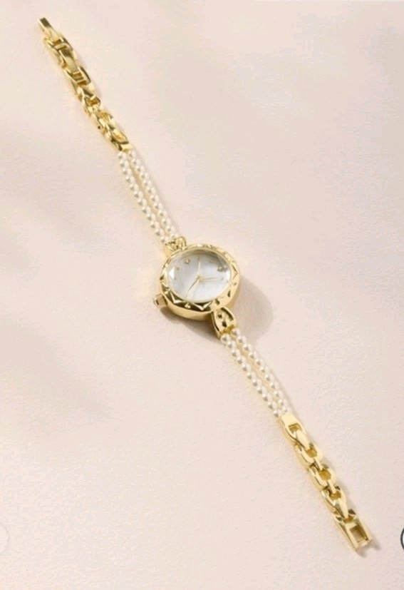 Francesca’s Emma Womens Pearl Gold Strap Watch