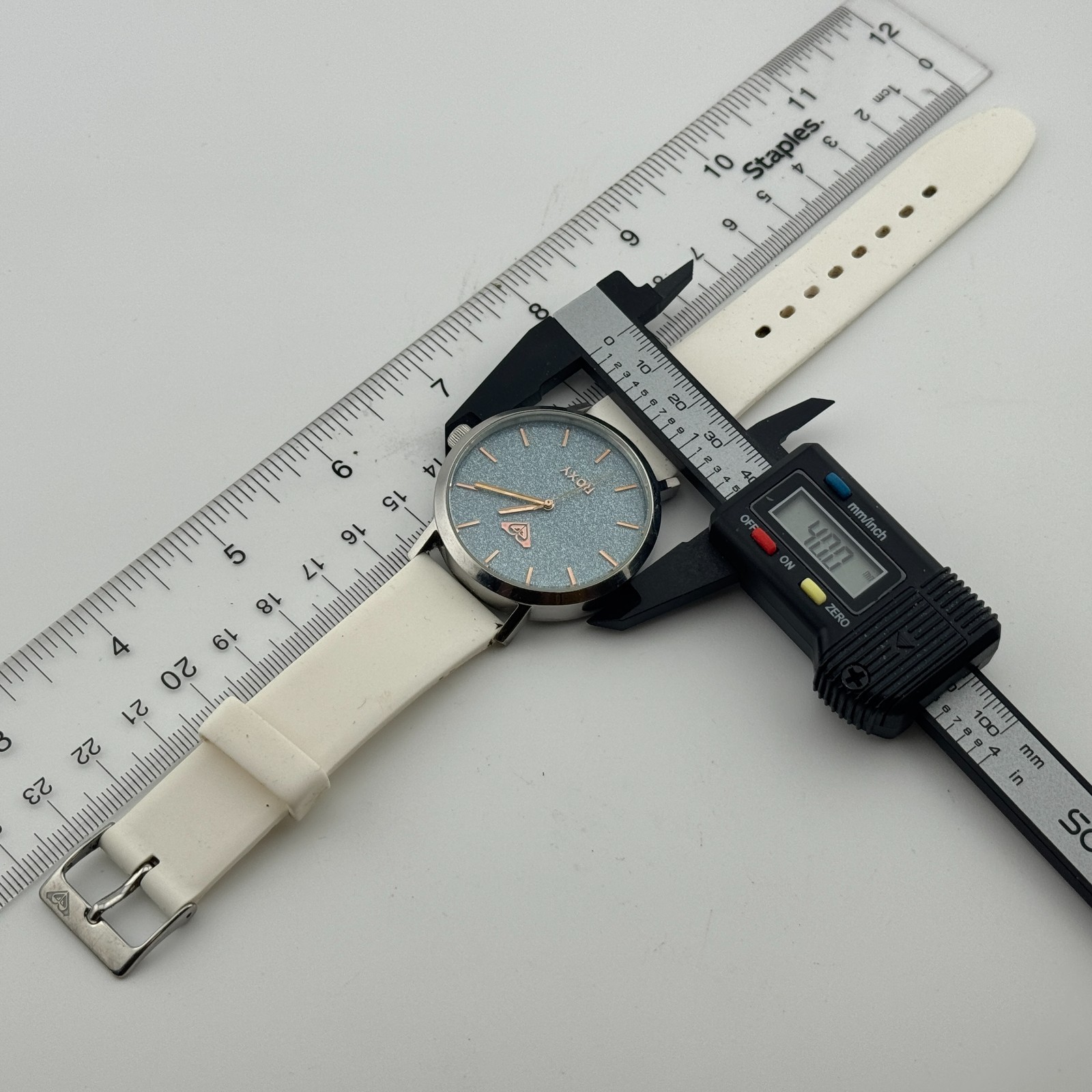 Roxy Quartz Watch The Royal Unisex 50m Silver Steel Analog ~ Needs Battery