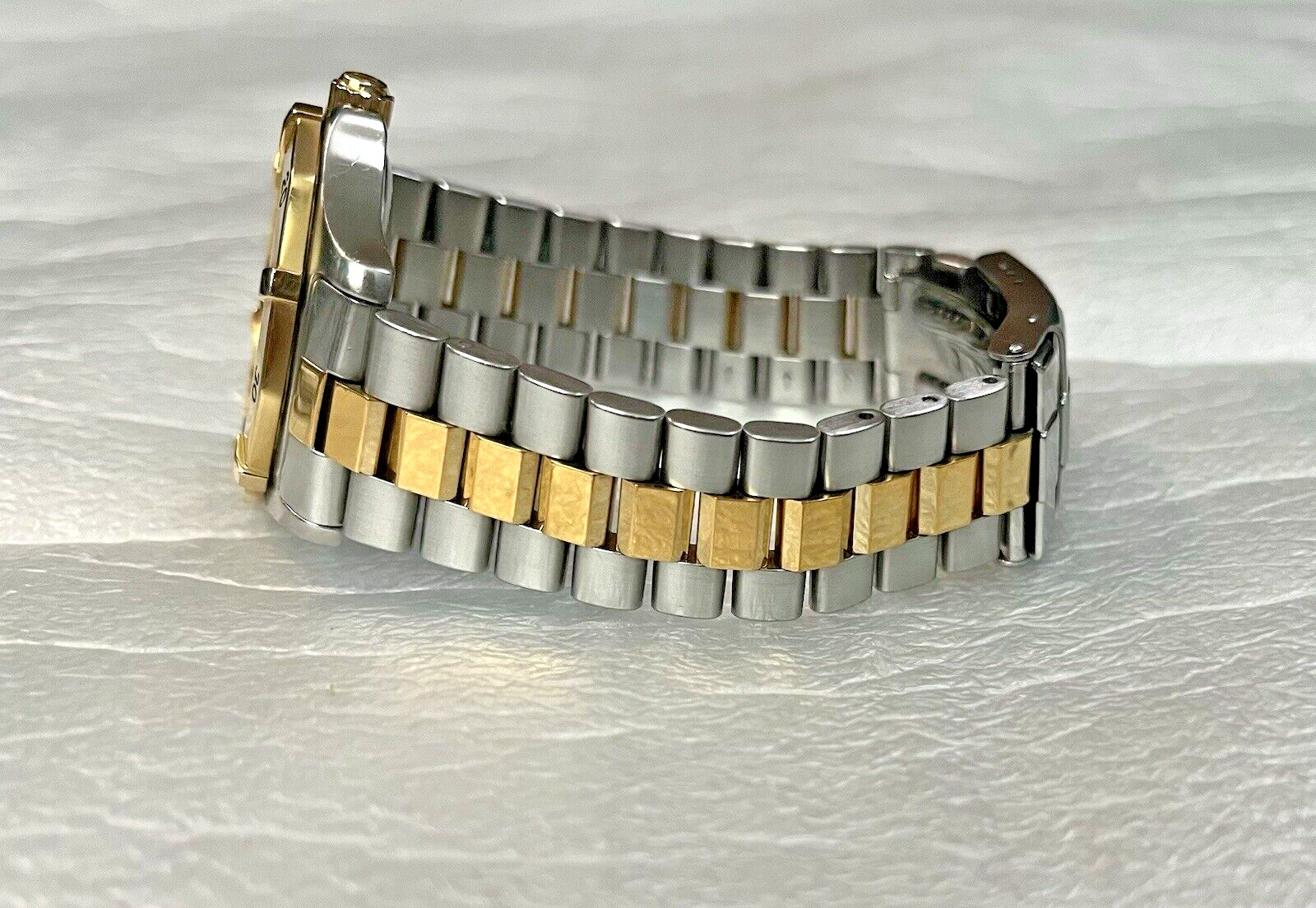Tag Heuer 38mm Men’s Dial Watch 200m Gold Steel Two Tone WK1121 – GREAT