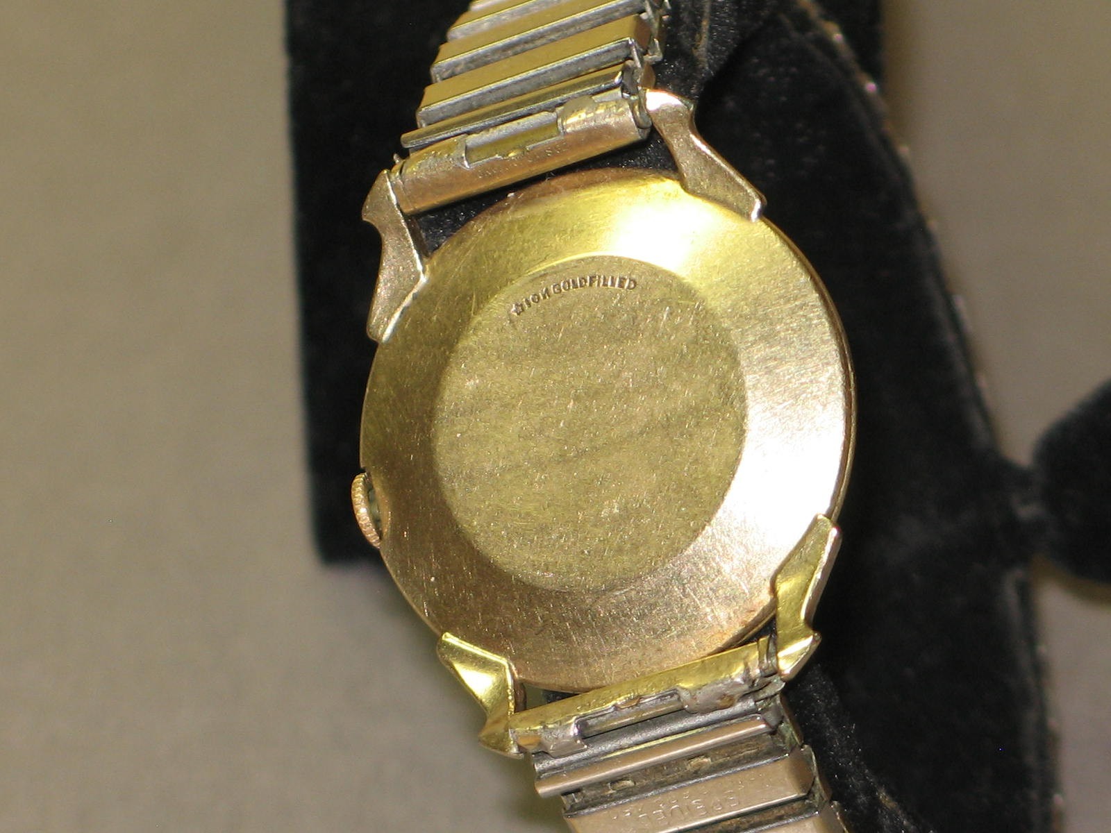 Vintage Wittnauer NY, Geneve,Montreal Revue 76/ 1 10k GF , 17 jewel Men’s Watch