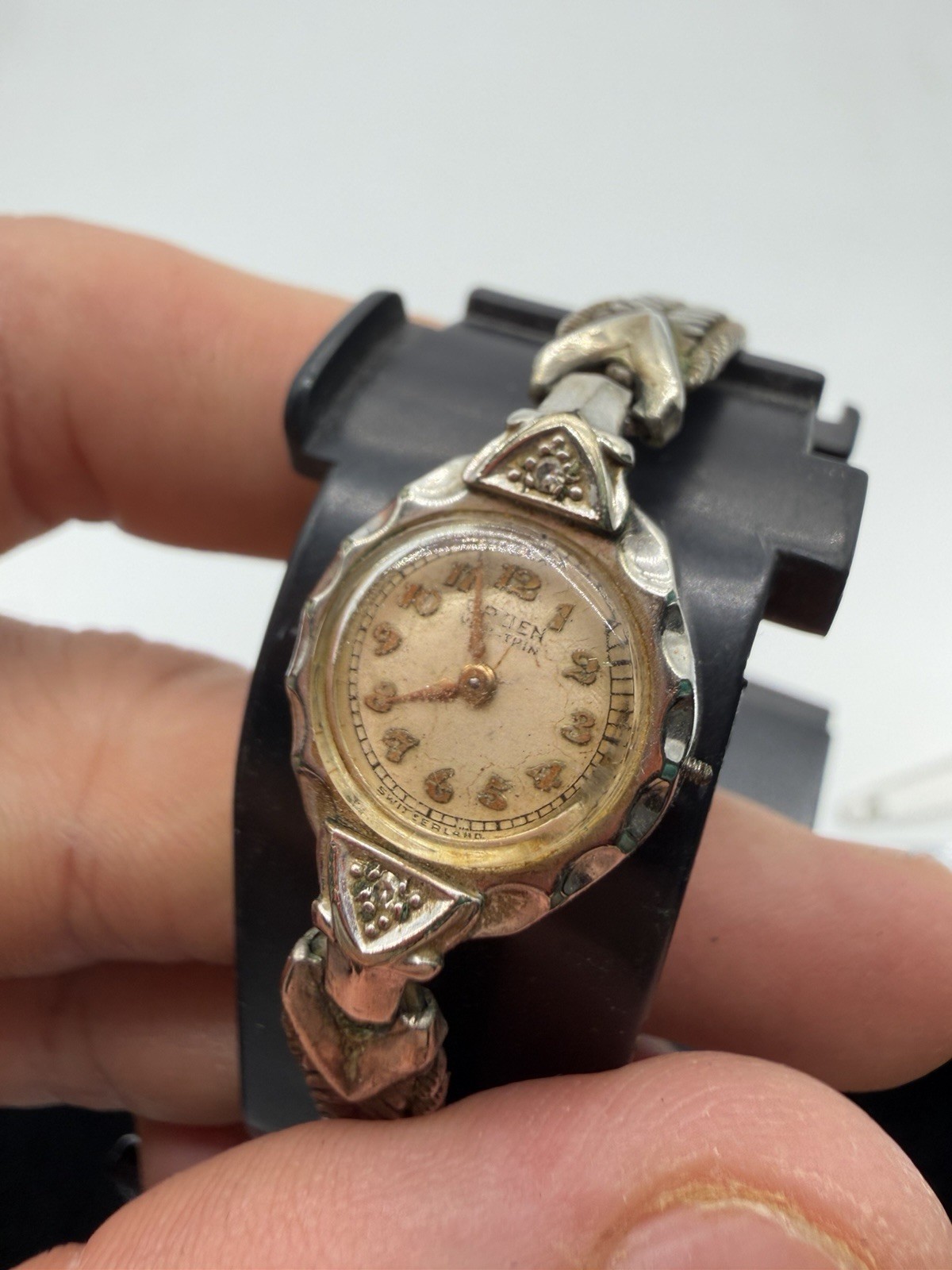 Vintage Gruen Veri Thin 10k Gold Filled 2 Diamond Switzerland Ladies Watch RARE