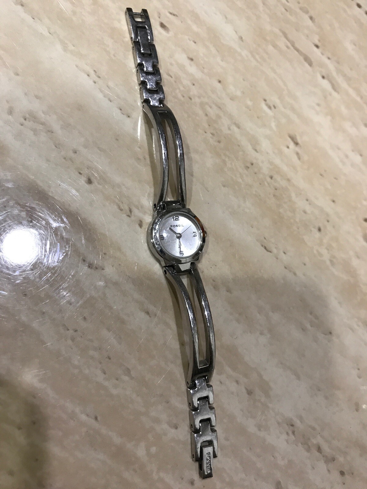 Fossil F2 Stainless Steel Silver Watch Water Resistant 30 Meters 100 Ft ES-9886