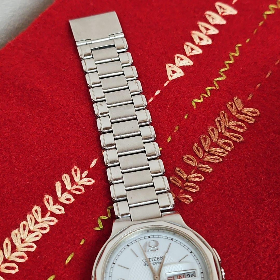 Excellent condition Citizen Eco-Drive watch E100 Day-Date Stainless Steel Workin
