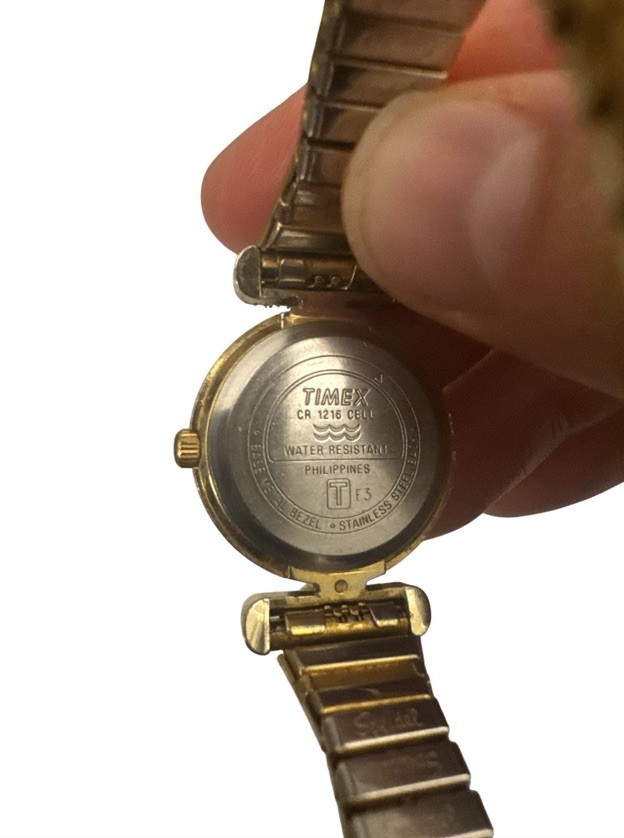 Timex Women’s Gold Tone Wristwatch 6.5 Inch Stretch Band 30 Meters Resistant