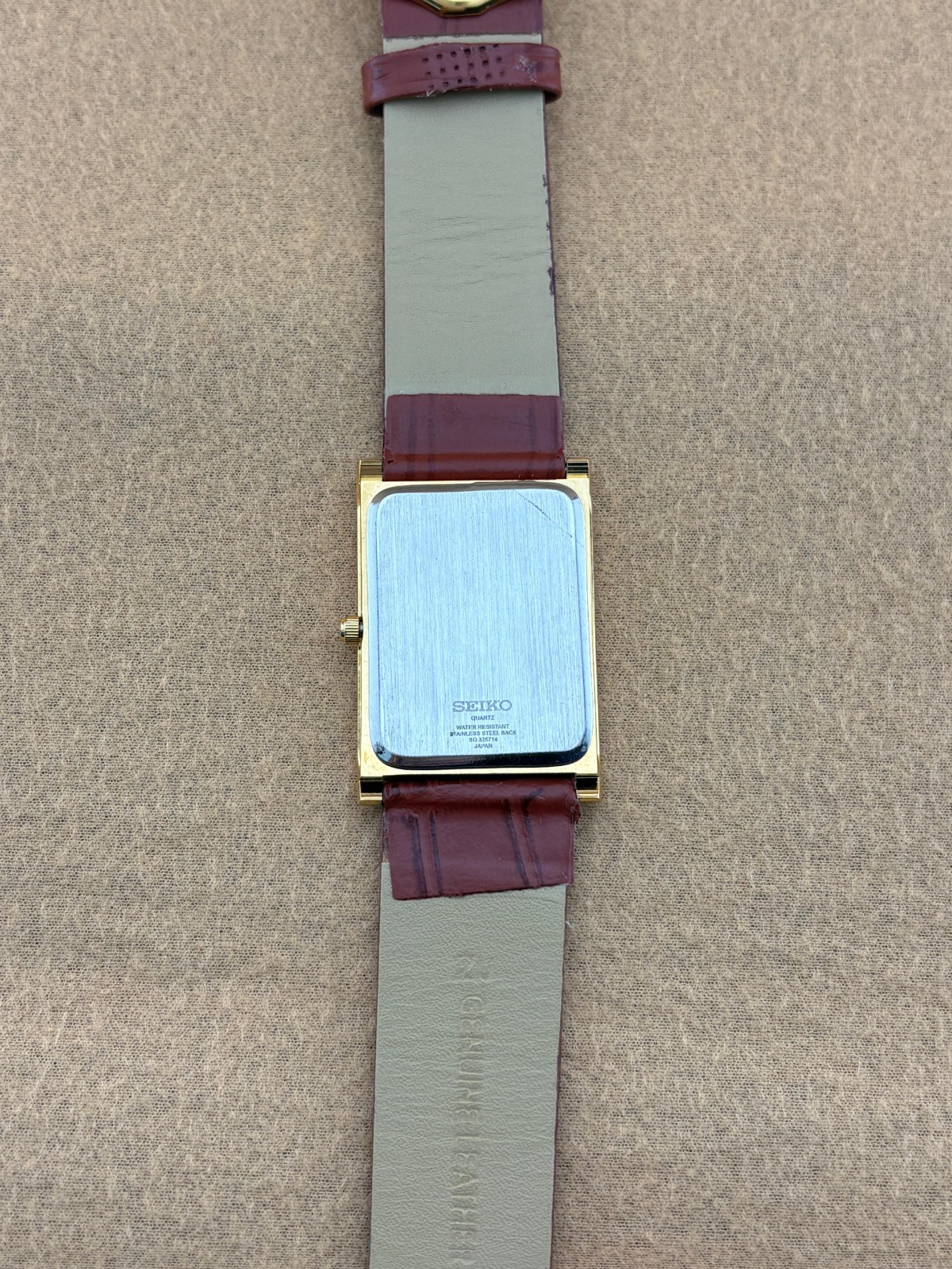 RED DIAL GOLD CASE Vintage Seiko Slim Quartz Men’s WristWatch
