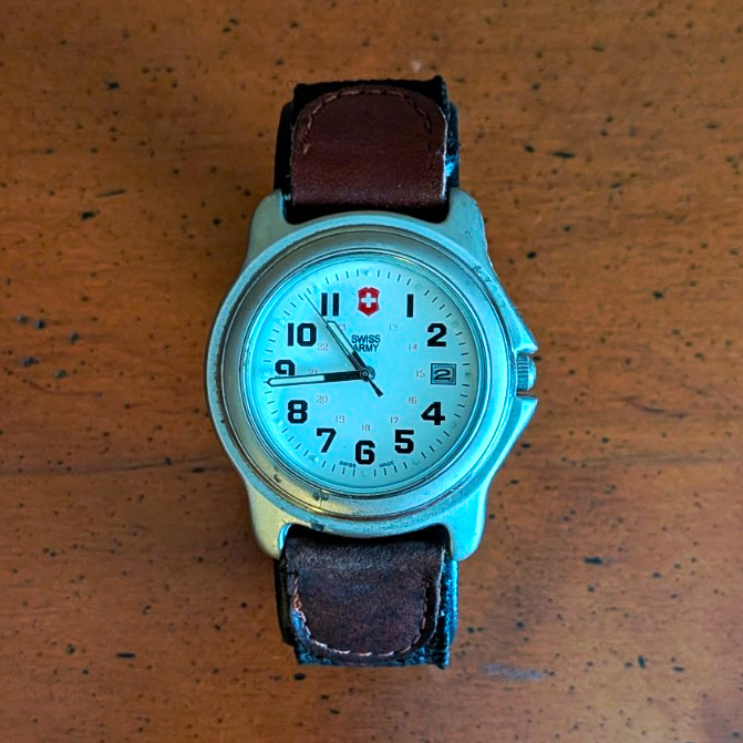 Swiss Army Quartz Analog Date Watch White Dial Brown/Black Leather Strap 30m