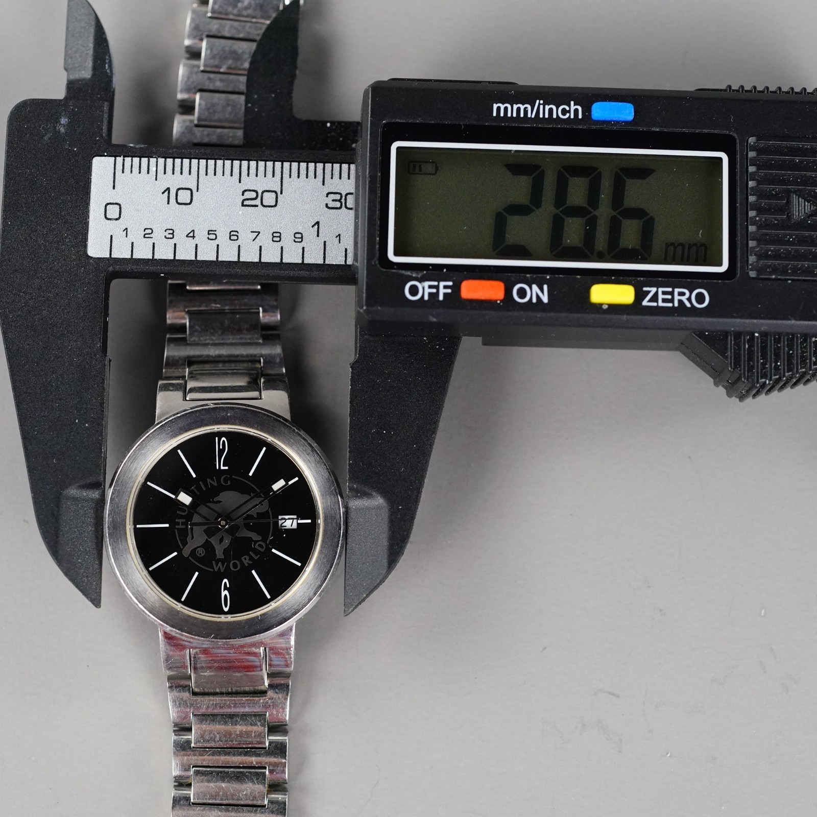 HUNTING WORL Vintage SHW-02L Women’s Watch 29mm New Battery