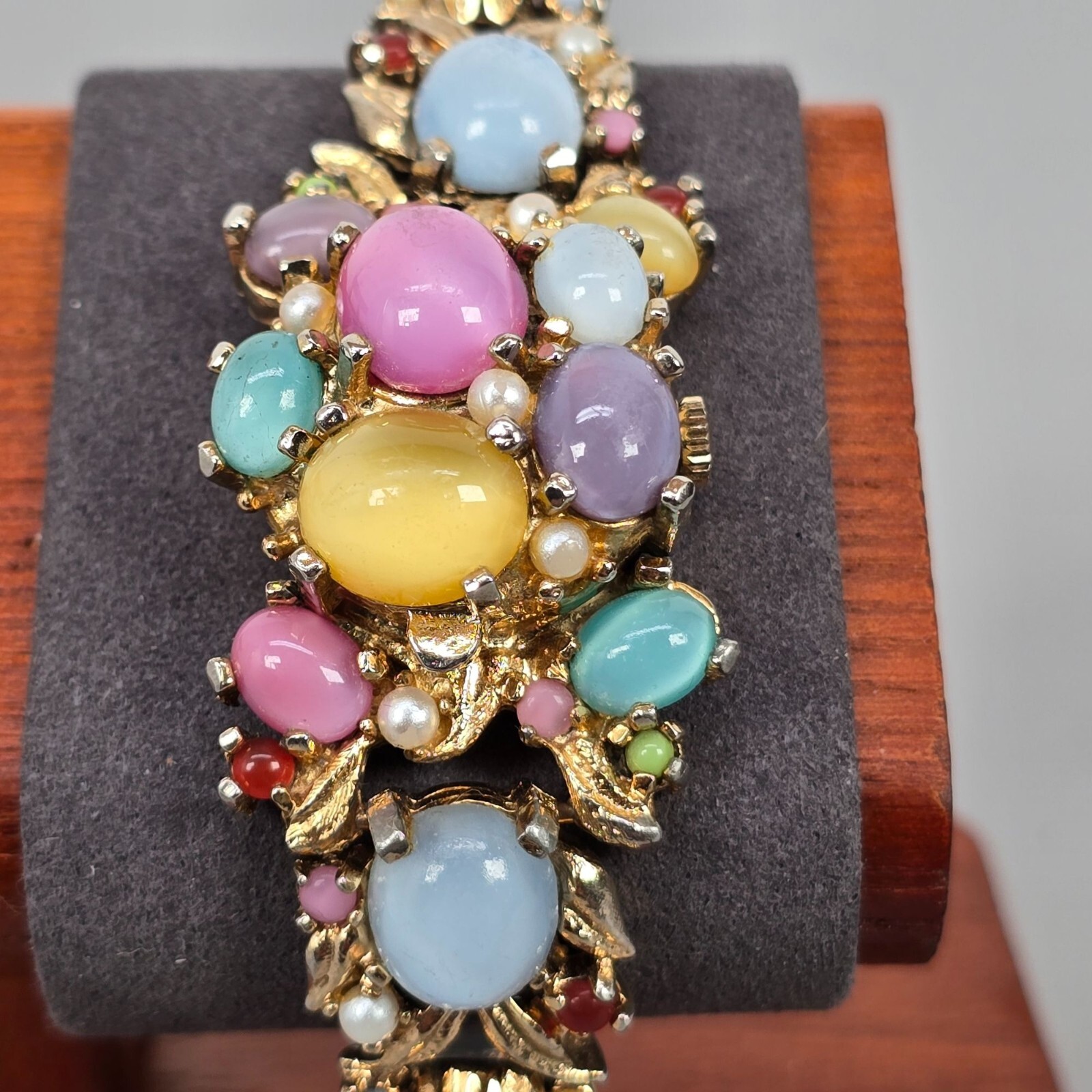VTG Pedre 17 Jewels Swiss Watch Hidden In Gold-Tone Jeweled Cabochon Bracelet