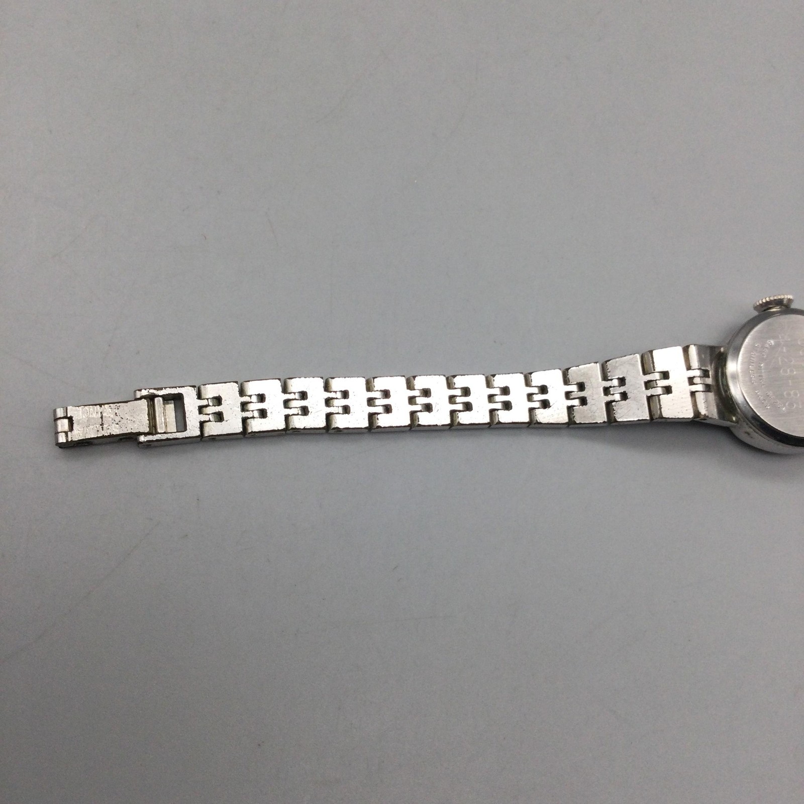Vintage Caravelle Womens Watch 16mm Cream Dial Silver Tone Bracelet Manual 6.5″