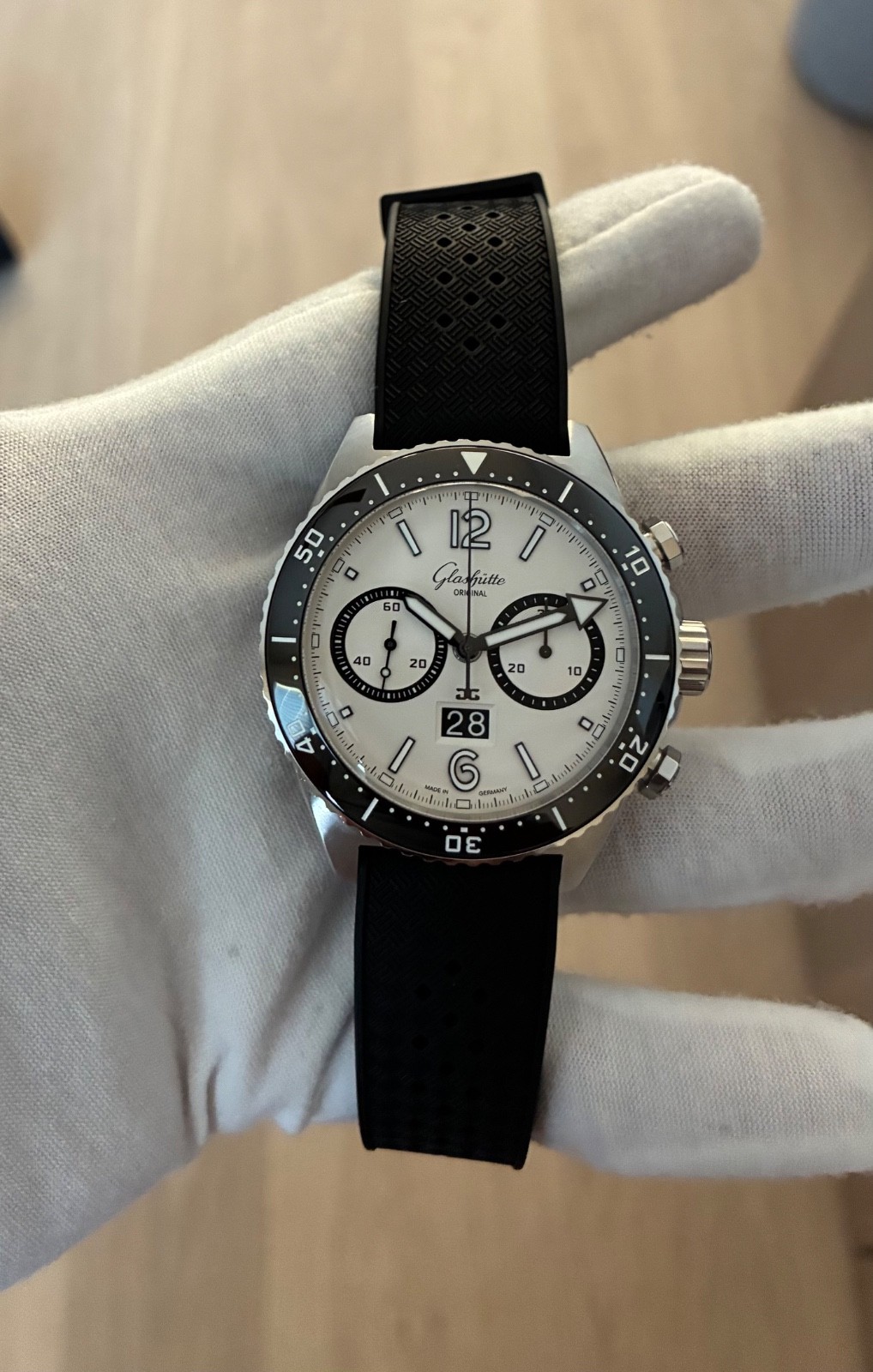 Glashütte Original SeaQ Chronograph “Silver Screen dial” 1-37-23-03-80-33 43.2mm