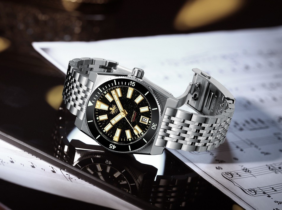 PHOIBOS Narwhal PY061C Mens Automatic Diver Watch Black Aventurine 200m