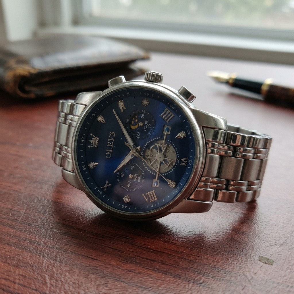 Elegant Blue Stainless Steel Chronograph Watch for Men – 30m Water Resistant