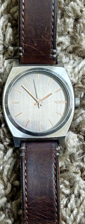 Nixon minimalist Watch Time Teller Silver Tone Dial Brown Leather band works