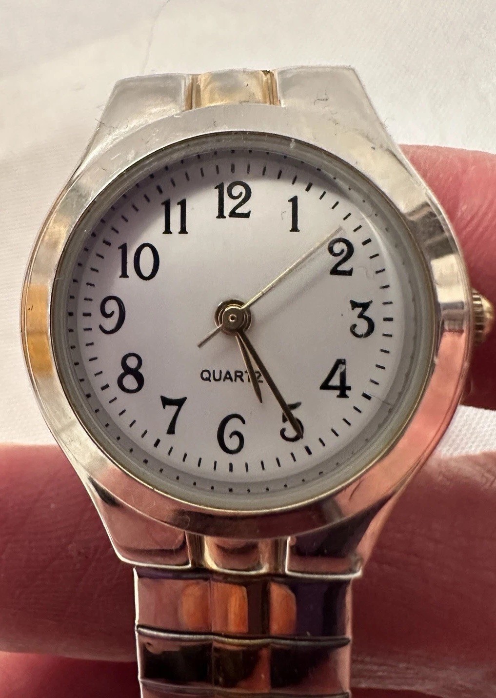 Women’s VINTAGE Quartz Watch Stretchy One-Size-Fits-All Band Analog New Battery