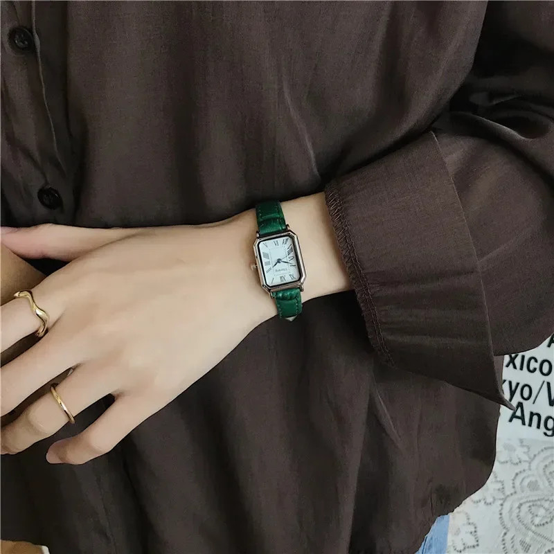 Classic Casual Quartz Retro Watches Dial Leather Strap Band Ladies Watch
