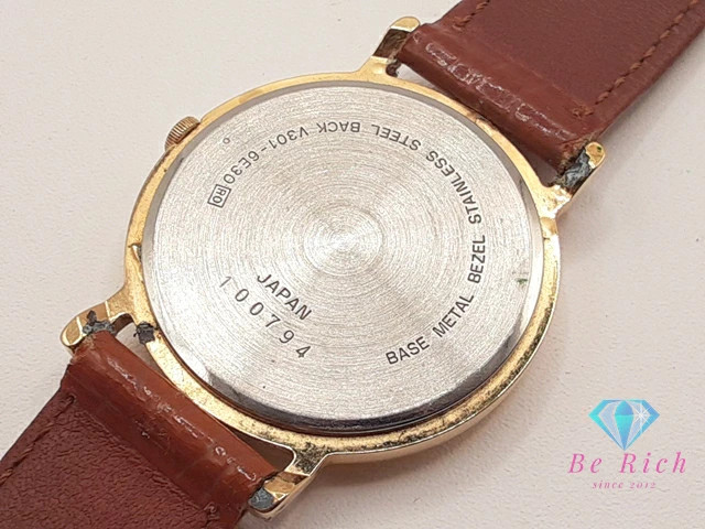 [A1R] Tokyo Disneyland Mickey V301 6E30 Gold Brown GP Watch [h7v]