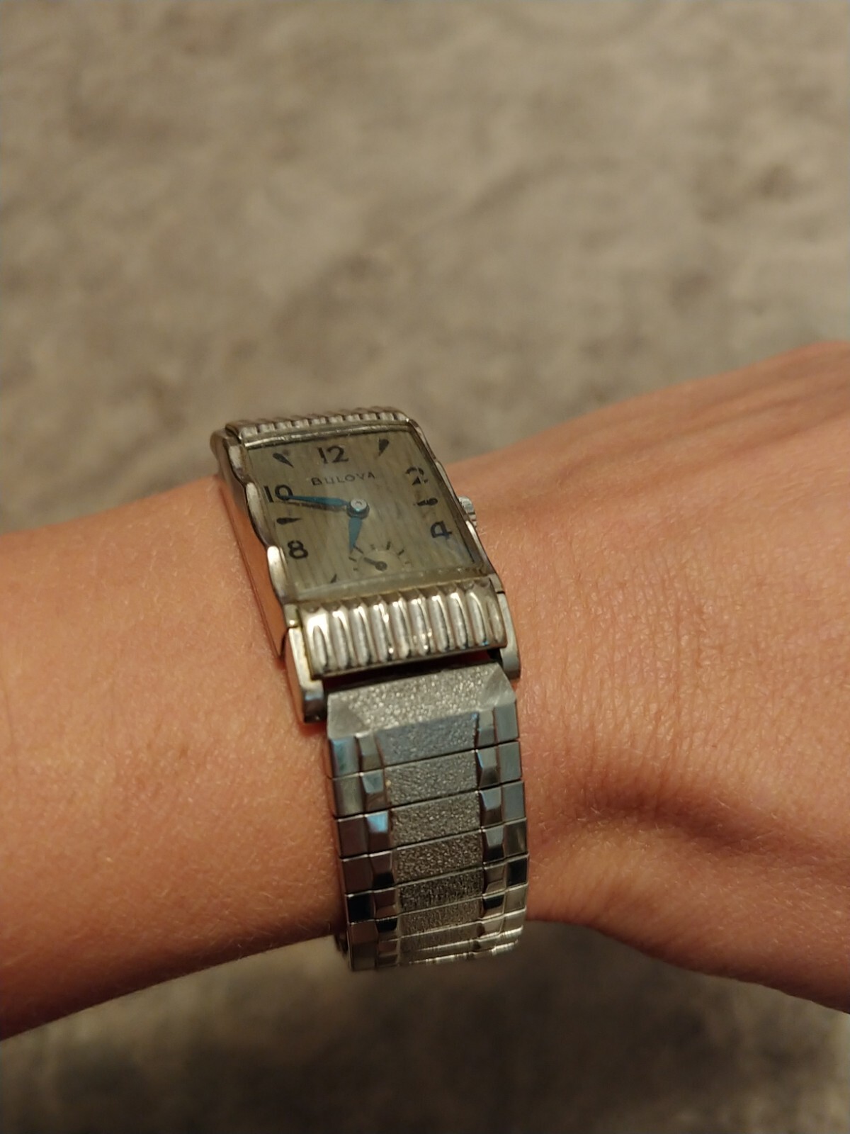 Vintage 1950s Men’s Bulova USA ‘Academy Award’ Winding Wrist Watch – 10K gold