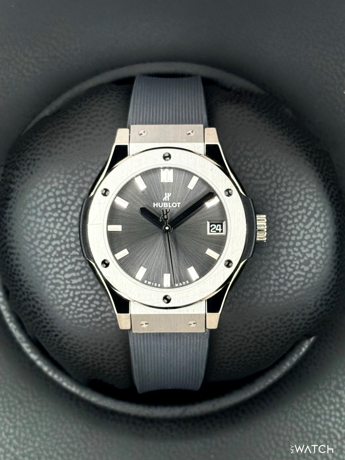 2022 Ladies Hublot Classic Fusion 33mm 581.NX.7071.RX Titanium Grey Dial