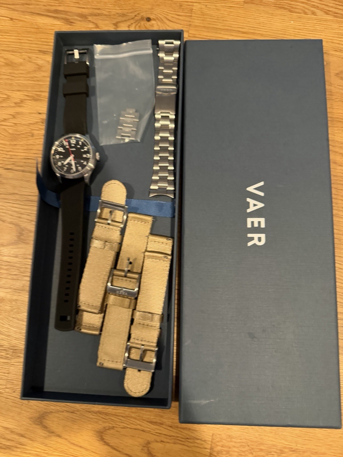 VAER A5 Field Automatic 40mm – Full Kit w/ Bracelet & 4 Straps