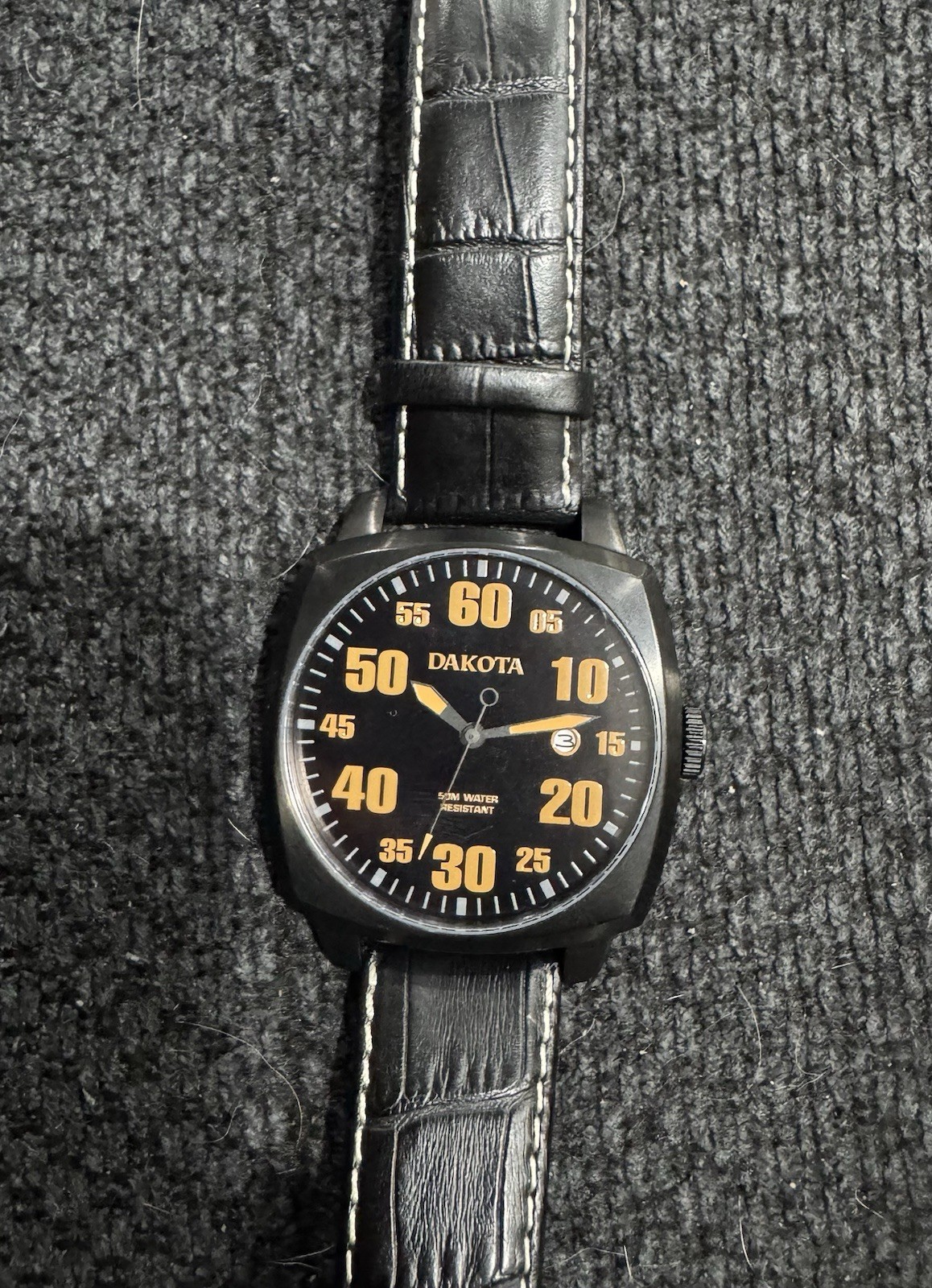 Dakota Men’s Pilot/Aviator Quartz Analog 50m Date Black Dial Leather Strap 44mm