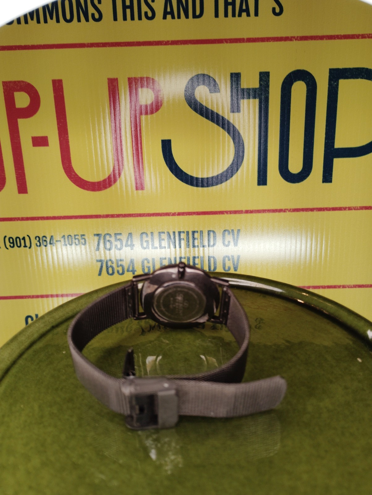 Minimalist Mesh Band Wristwatch