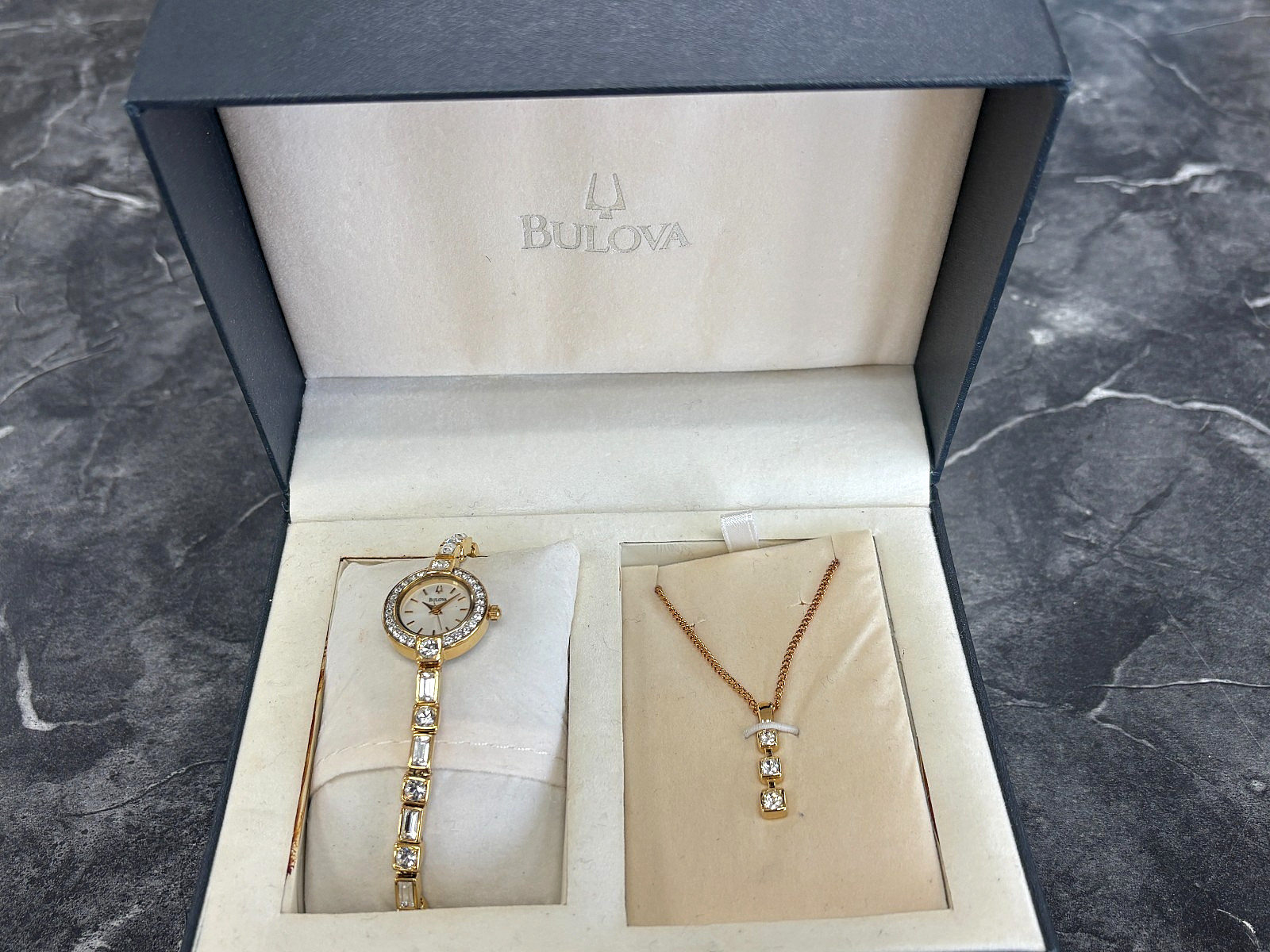 Bulova 98X106 Crystal Gold Tone Stainless White Dial Watch Necklace Box Set