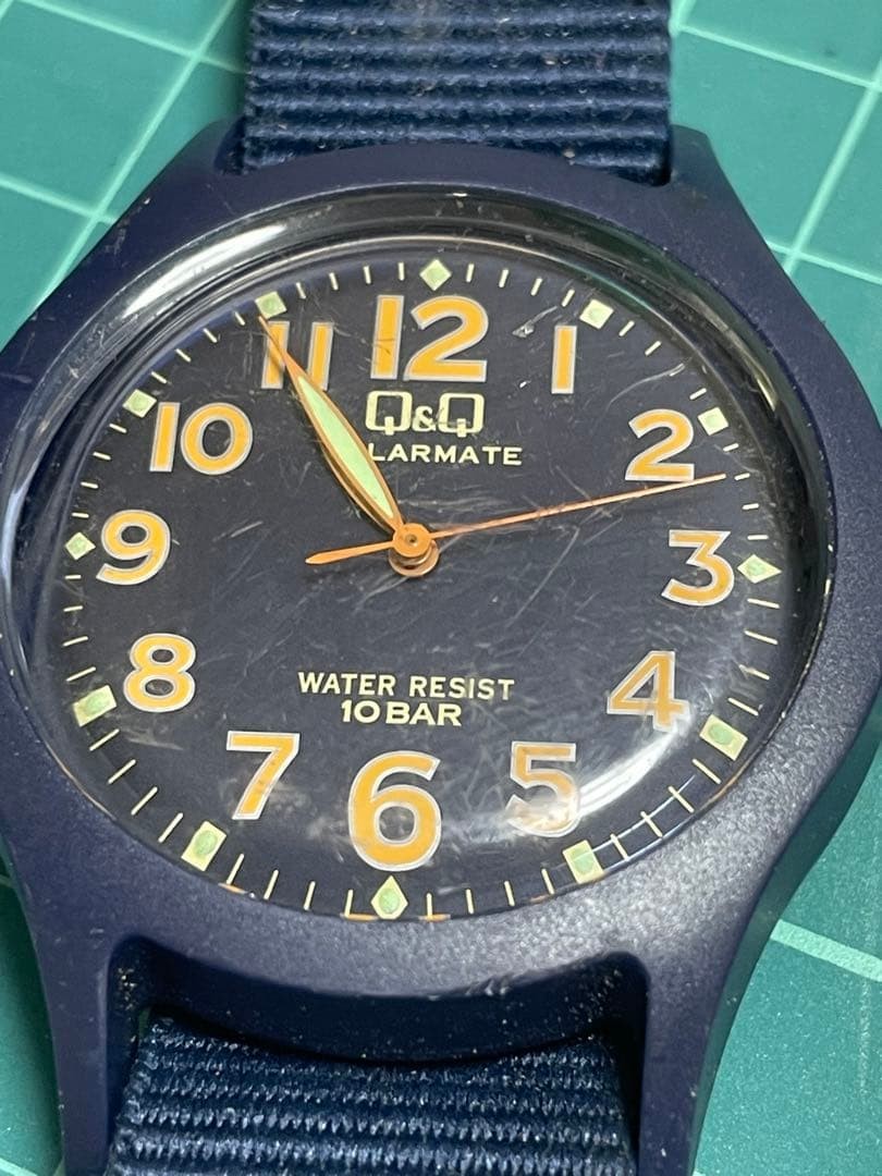 Working condition, excellent condition solar-powered wristwatch, Citizen Q&Q