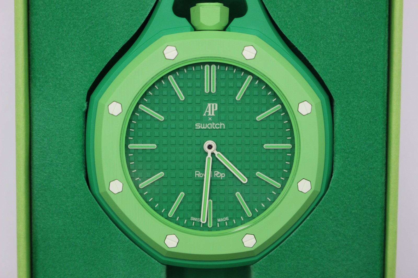 Swatch x Audemars Piguet Royal Pop Green Eight SSX03G100N Pocket Watch New 2026
