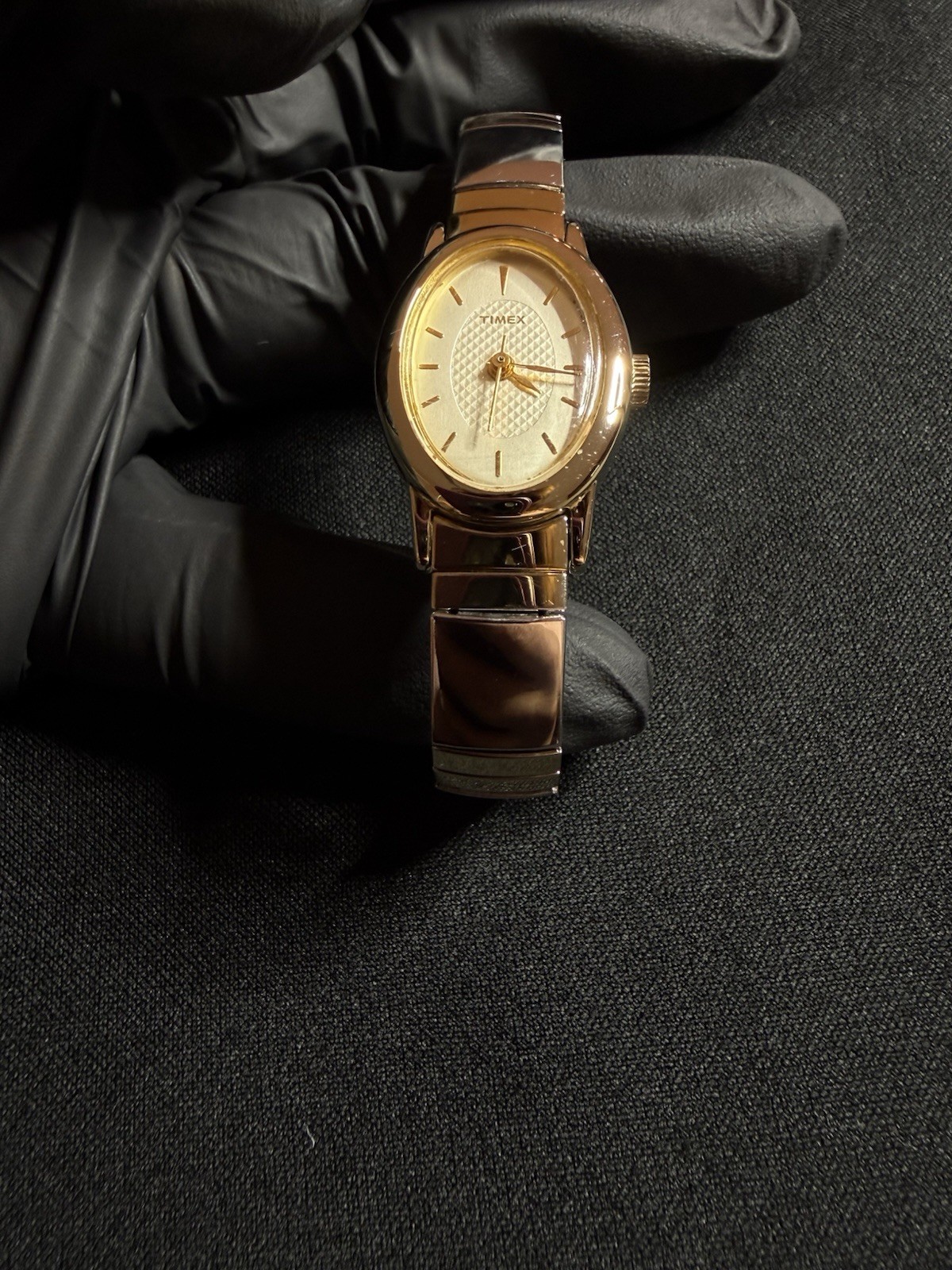 Vintage 2005 Timex Ladies Quartz Watch Two Tone Gold Silver Oval working