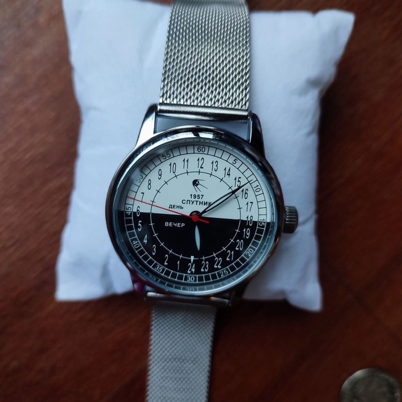 Raketa 24-Hour Automatic Day & Night Vintage Wristwatch Rare Mechanical