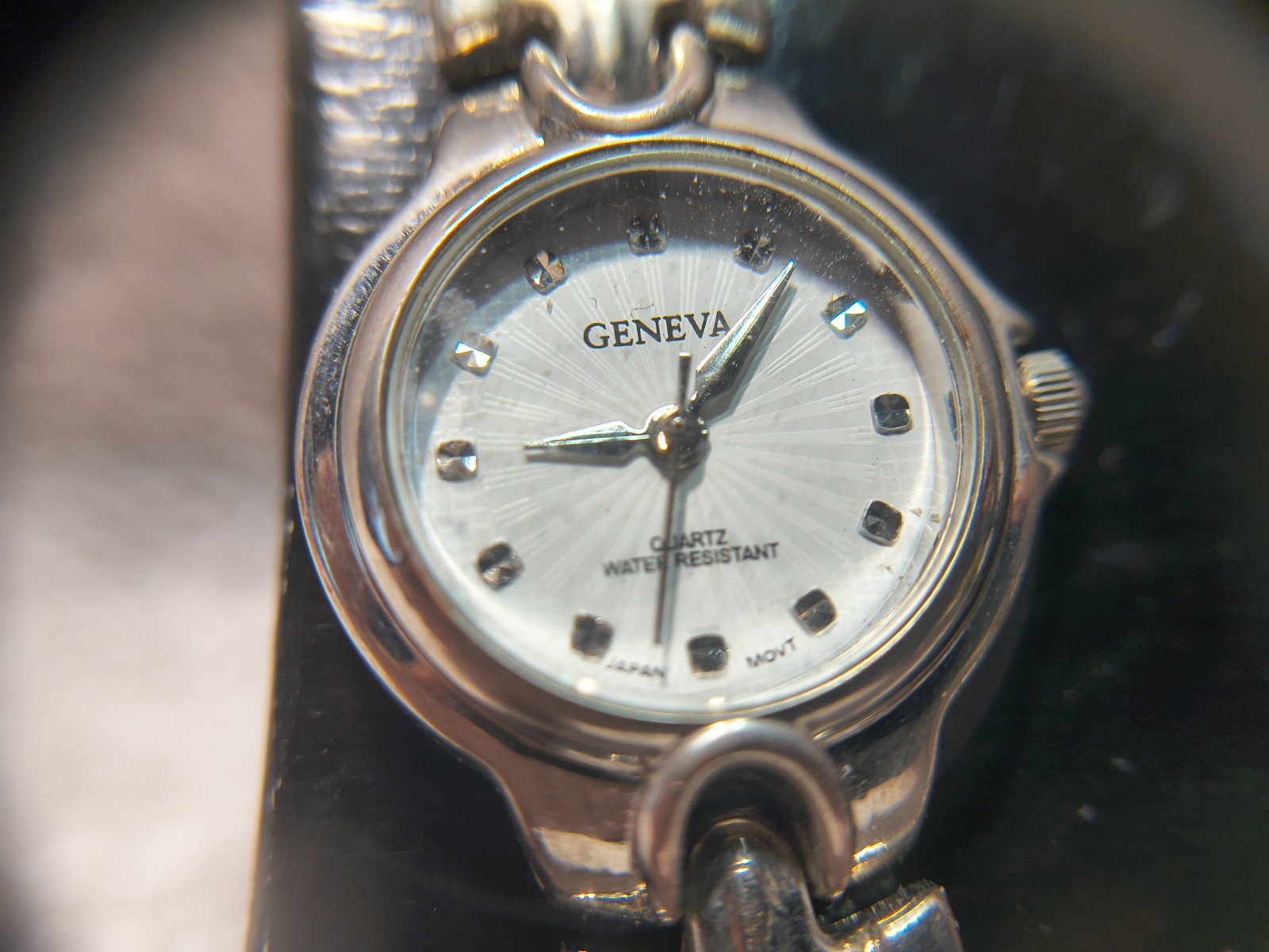 Geneva Quartz Watch Women White Starburst Dial Silver Bracelet New Bat Great !