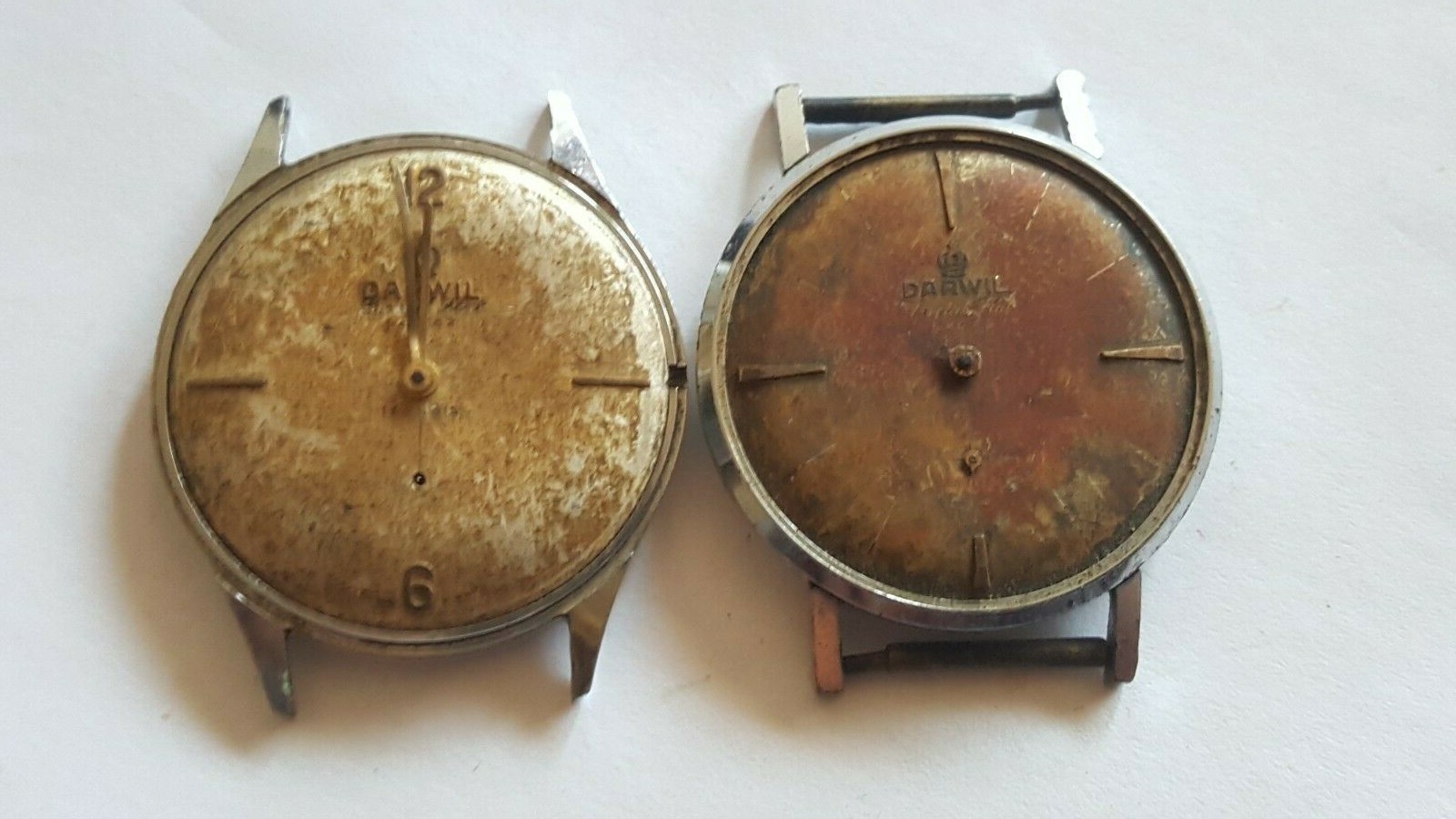 VINTAGE swiss made LOT DARWIL Special flat LUX 62 watch 17 rubis jewels !!!