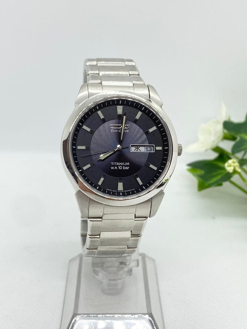 Citizen Eco-Drive Forma Titanium Black Dial Watch E101 Solar No Accessories