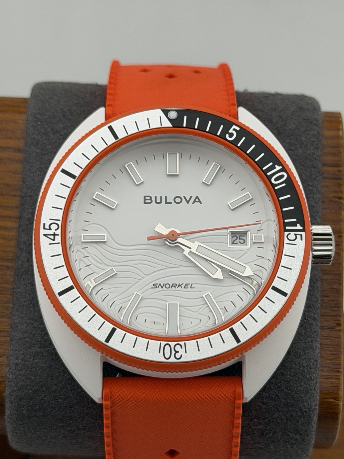 Bulova Men’s Snorkel Clownfish White Dial Watch – 98B448