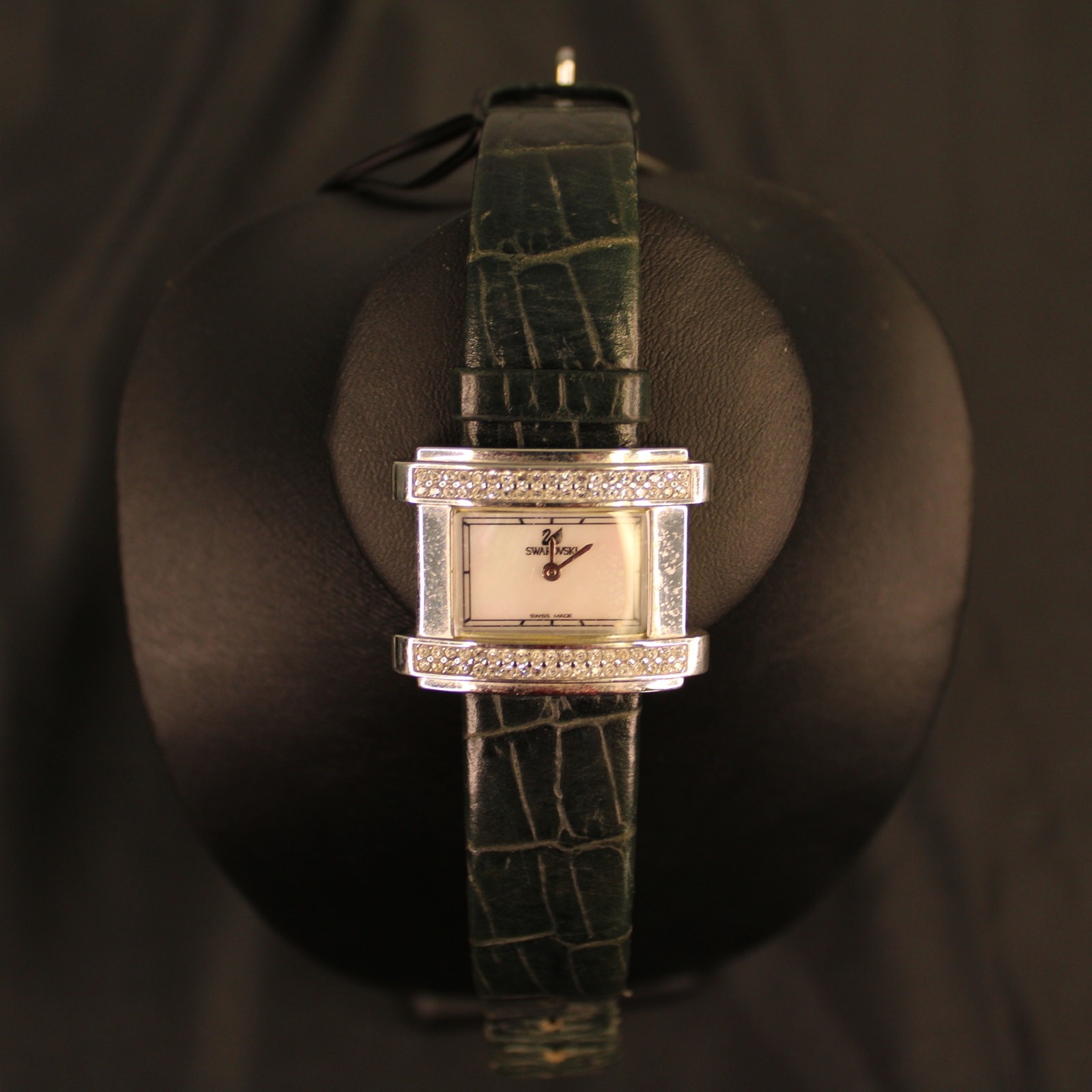 Swarovski Stainless Steel Melbourne Quartz Crystal Accents Watch READ Need Bttry