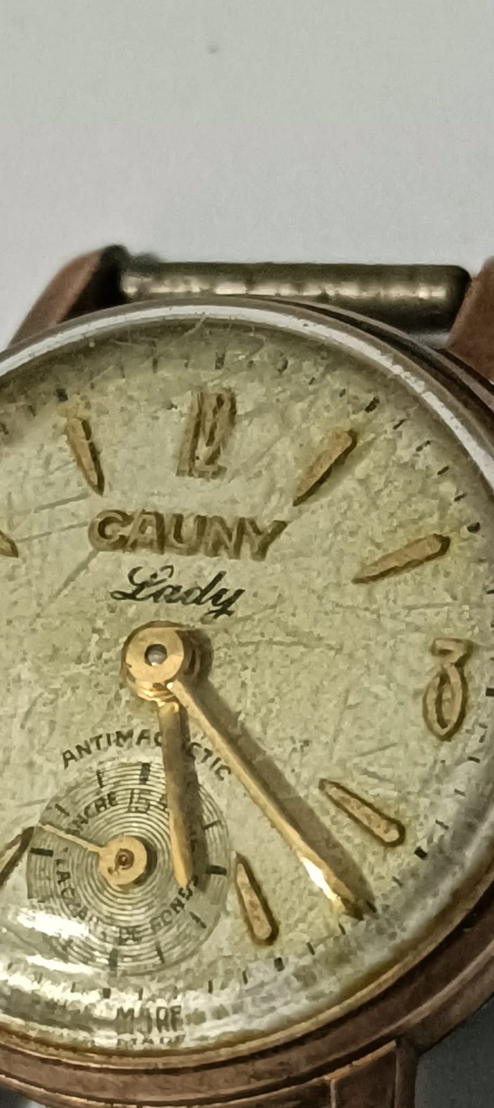 Antique old women wristwatch Cauny Lady 15 rubis plaque d’or swiss made