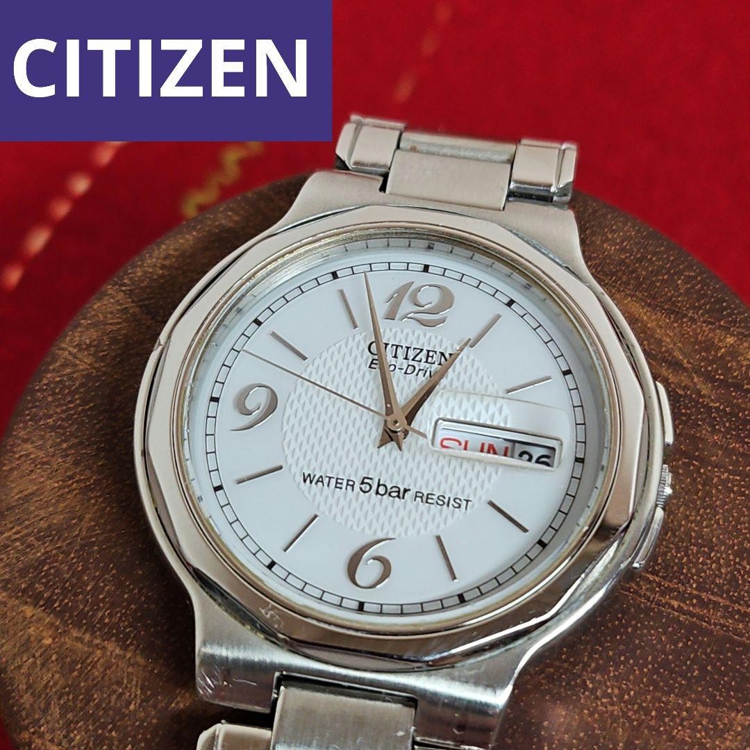 Excellent condition Citizen Eco-Drive watch E100 Day-Date Stainless Steel Workin